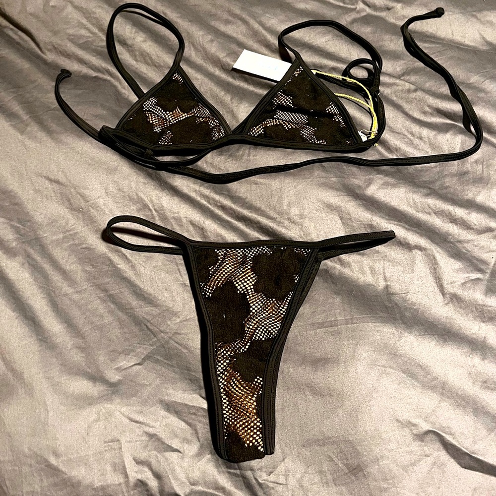 Andi Bagus Bikini